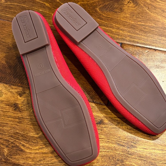 Red Flats NWOT - Picture 4 of 5